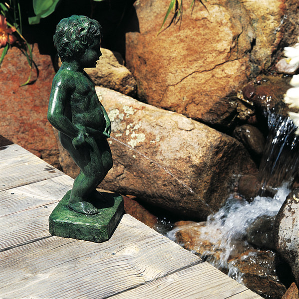 Belgium Boy Of Brussels Statue Piped Water Feature Bronze fountain